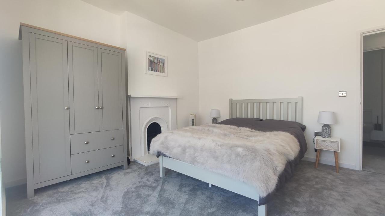 Stunning One Bedroom Holiday Flat In Уеймут Екстериор снимка